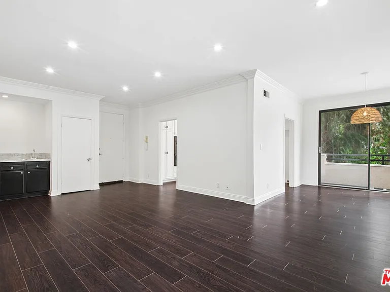 8865 Alden Dr #101 — Photo 6