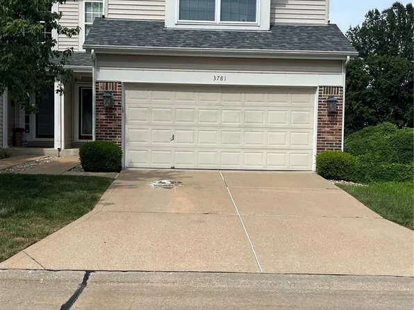 3781 Southern Manor Dr, Saint Louis, MO 63125