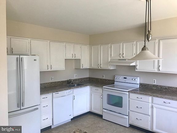 2nd image of 5123 Dominion Dr