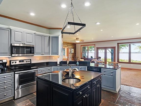 5th image of 9485 Ingleside Rd