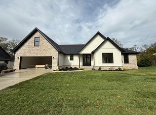 1034 Morris Dr, Richmond, KY 40475