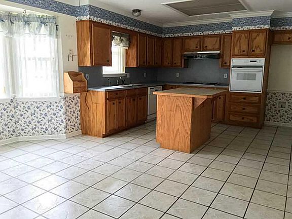 3rd image of 9823 Pennine Ct