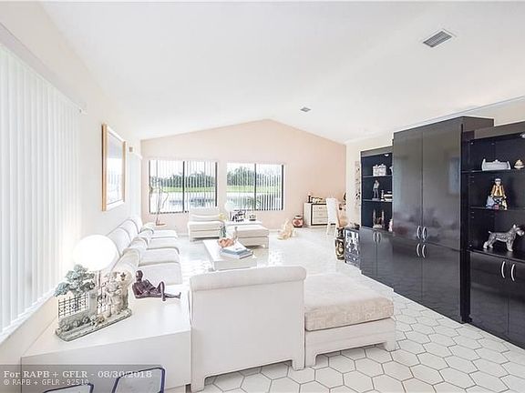 3rd image of 500 Village Lake Dr