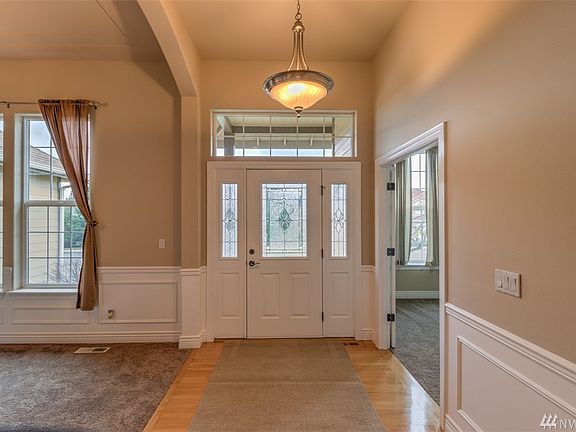 2nd image of 2331 Newton Dr SE