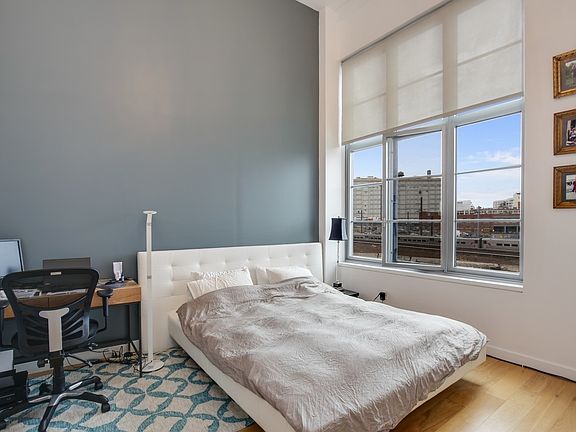 4th image of 27-28 Thomson Ave #226