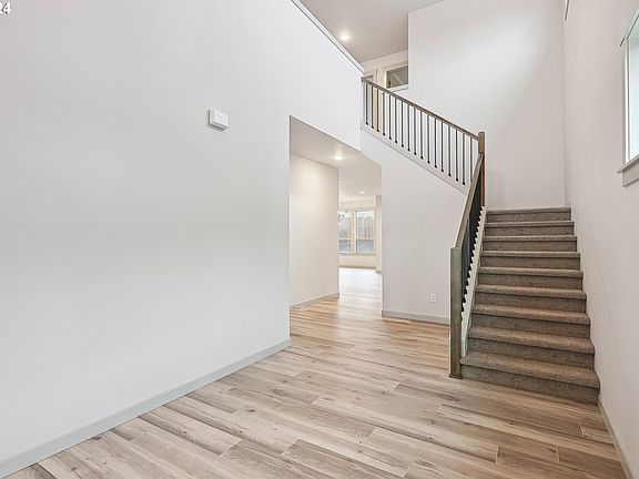 3rd image of 3822 SE 7th Ave