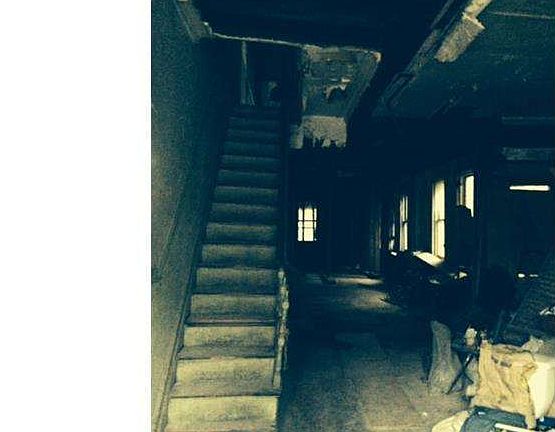 5th image of 909 W Lehigh Ave