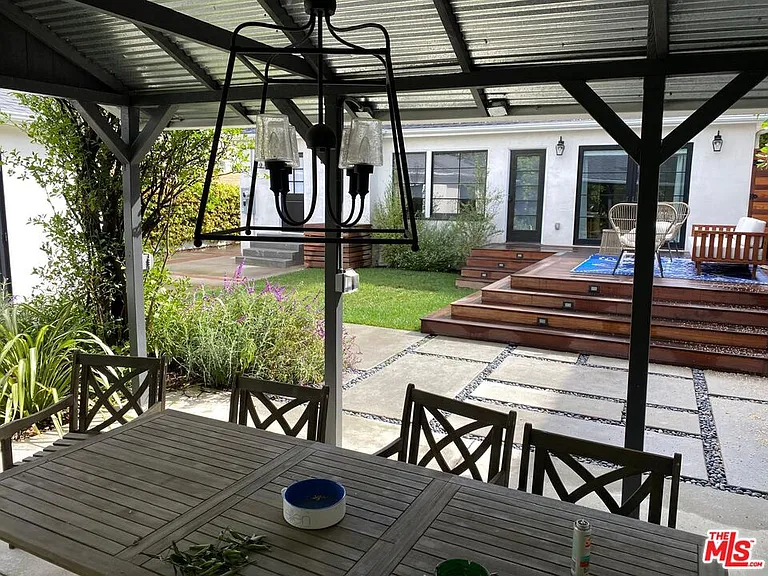 4217 Irvine Ave — Photo 36