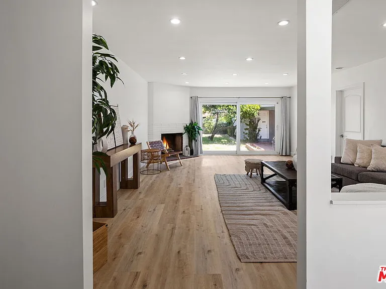 12801 Friar St — Photo 3
