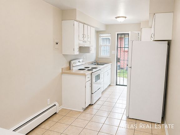 4th image of 1755 N Chester St #1