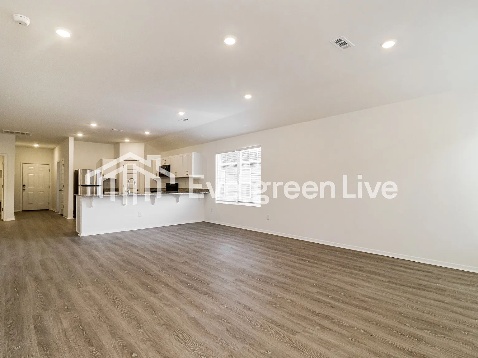 4 bed, 2.0 bath, 1699 sqft, $1,645 — Photo 4