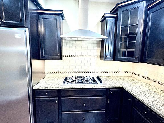 5th image of 312 Rosebank Ln