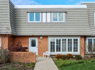 1459 Beaupre Ct, Highland Park, IL 60035