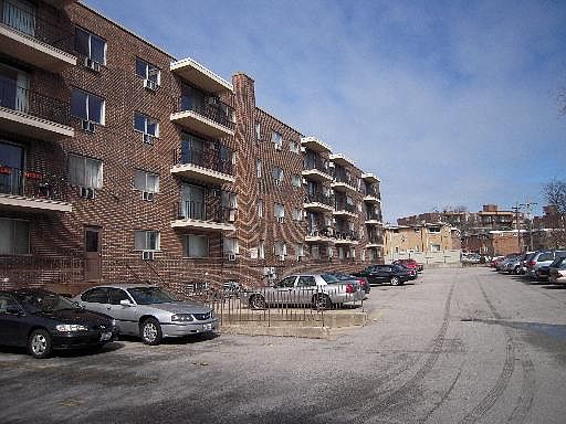 4th image of 9445 N Kenton Ave #201