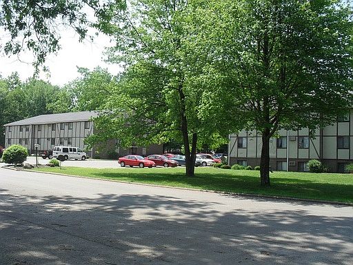 3rd image of 273 Maplewood Dr APT 304