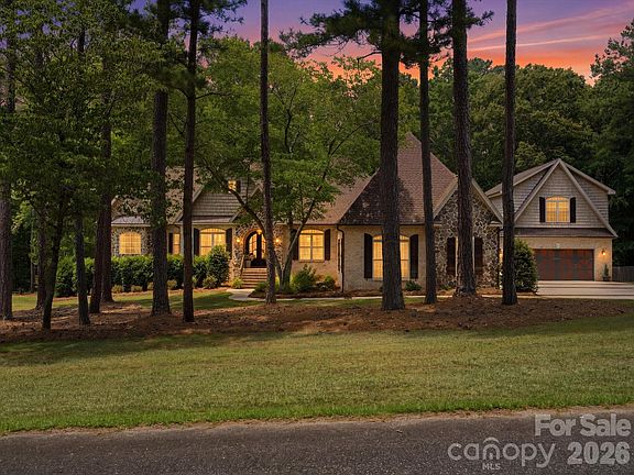 2nd image of 2894 Lakeshore Dr