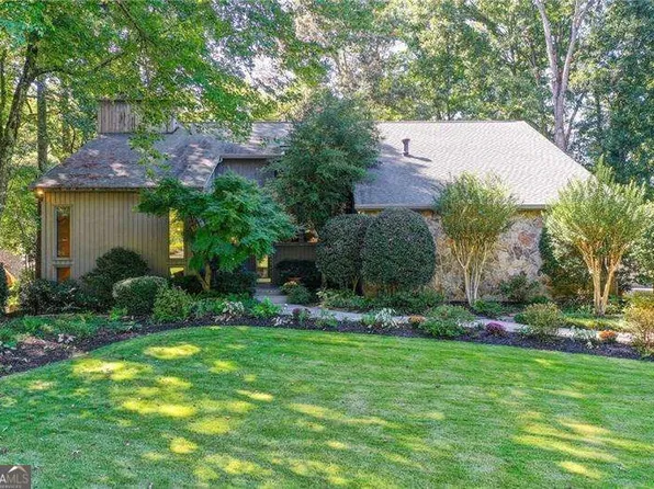 1075 Riverside Trce NW, Atlanta, GA 30328