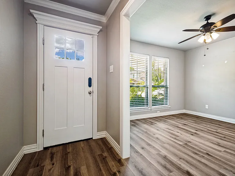 122 Elm Ln — Photo 4