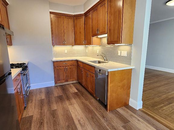 4th image of 816 Taraval St APT 205