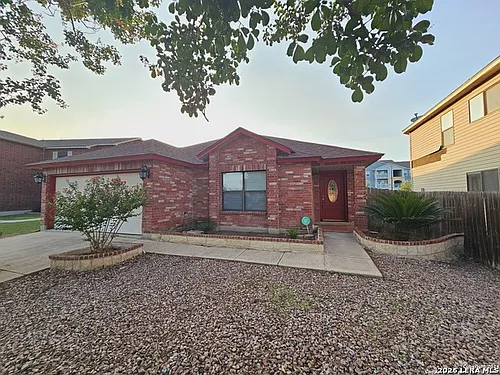 7807 Pecan Hts Photo 1
