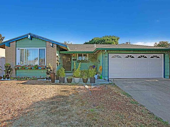 3rd image of 32457 Elizabeth Way
