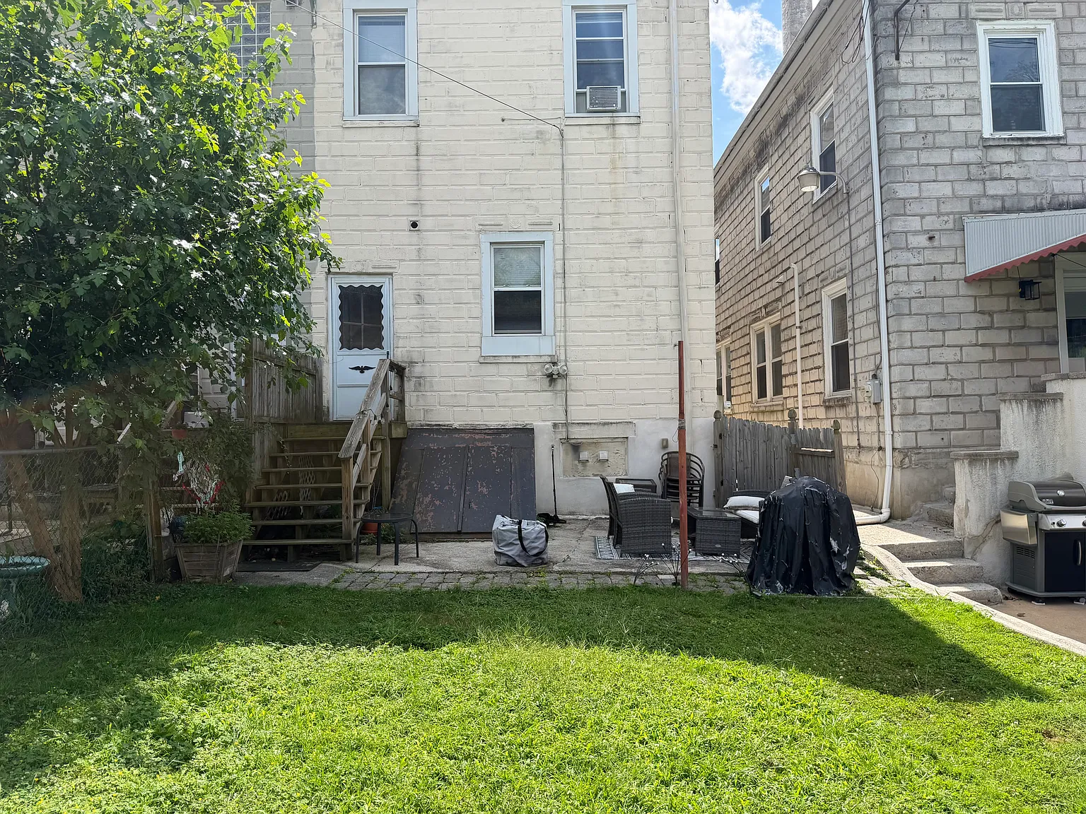 2 bed, 900 sqft, $1,800 — Photo 3