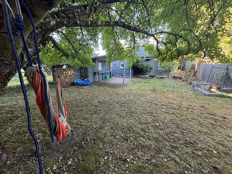 527 NW 15th St — Photo 21