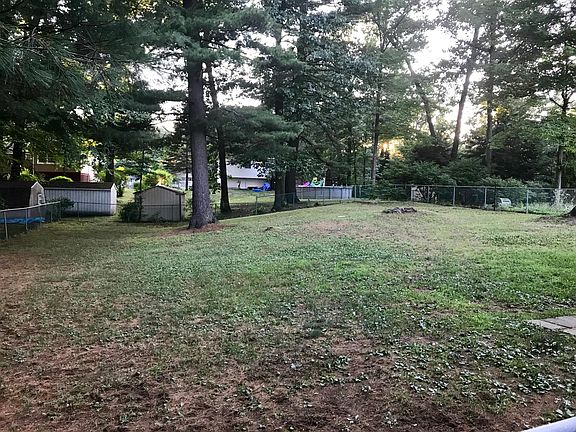 2nd image of 77 Hathorn Blvd