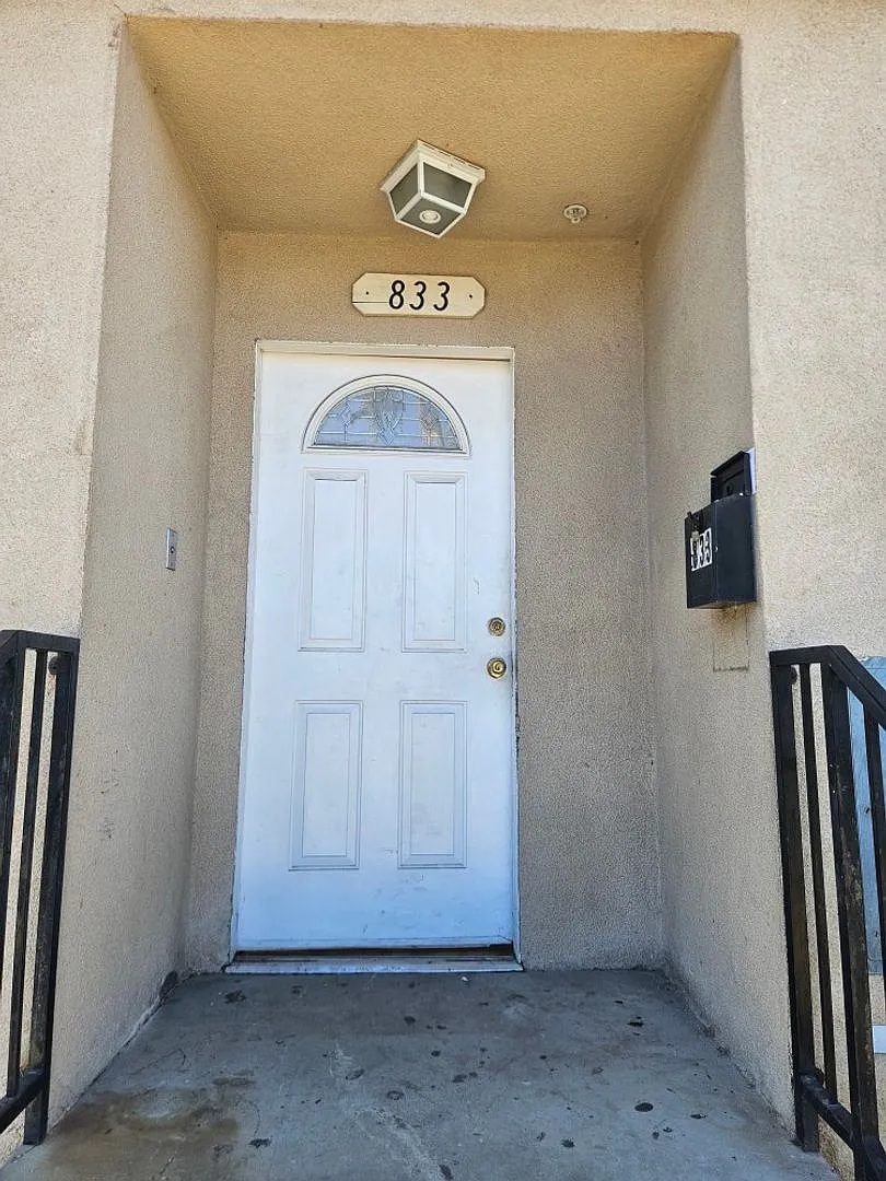 80(831) — Photo 3