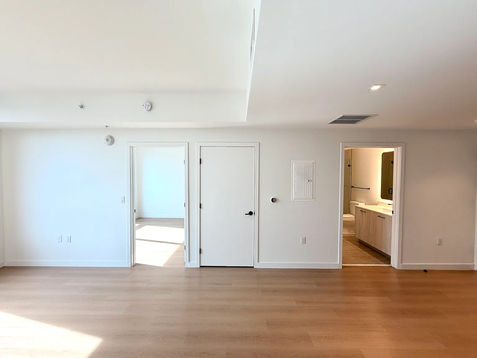 1 bed, 630 sqft, $2,255 — Photo 3