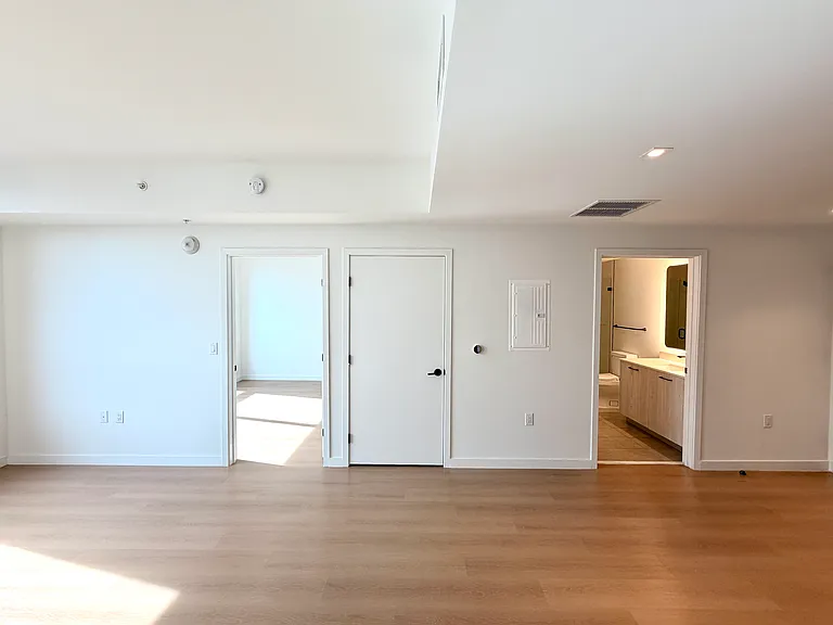 159 NW 31st St #A — Photo 3