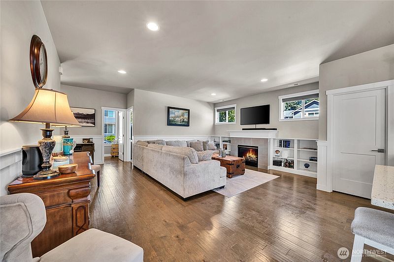 4th image of 1115 NE Sockeye Court