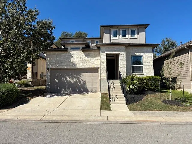 4 bed, 2.5 bath, 2944 sqft, $3,200 — Photo 1
