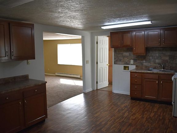 3rd image of 12 Franklin St APT 3