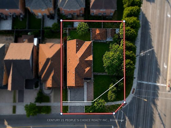 4th image of 751 White Clover Way