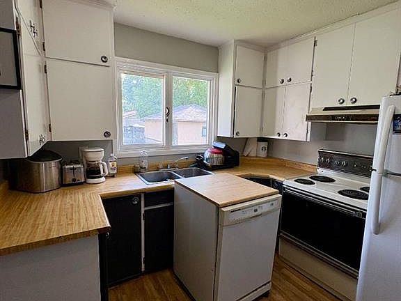 4th image of 4122 S 50th St