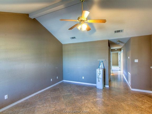 2nd image of 2327 Antelope Ln