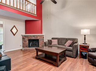 10107 W 86th Ter, Overland Park, KS 66212