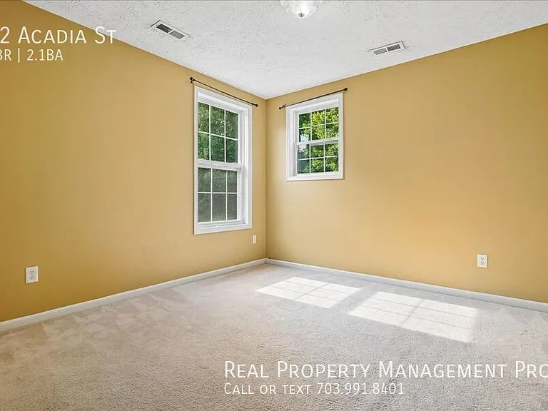 52 Acadia St — Photo 17