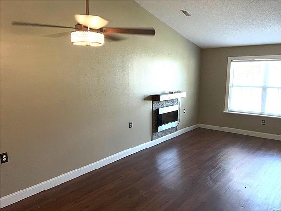 5th image of 2671 Westmoreland Dr APT 1