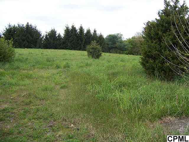 2nd image of 4 Meadow Ln
