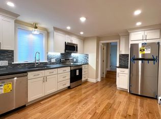 2 Buckingham St #2B, Hyde Park, MA 02136