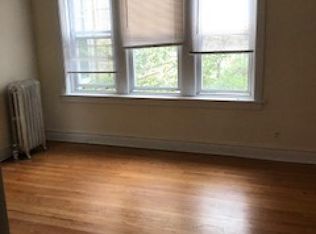 2451 W Gunnison St, Chicago, IL 60625