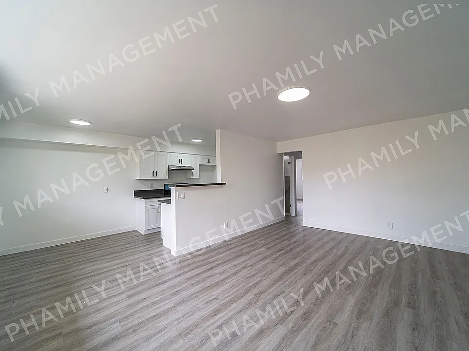 617 Mound Ave #4