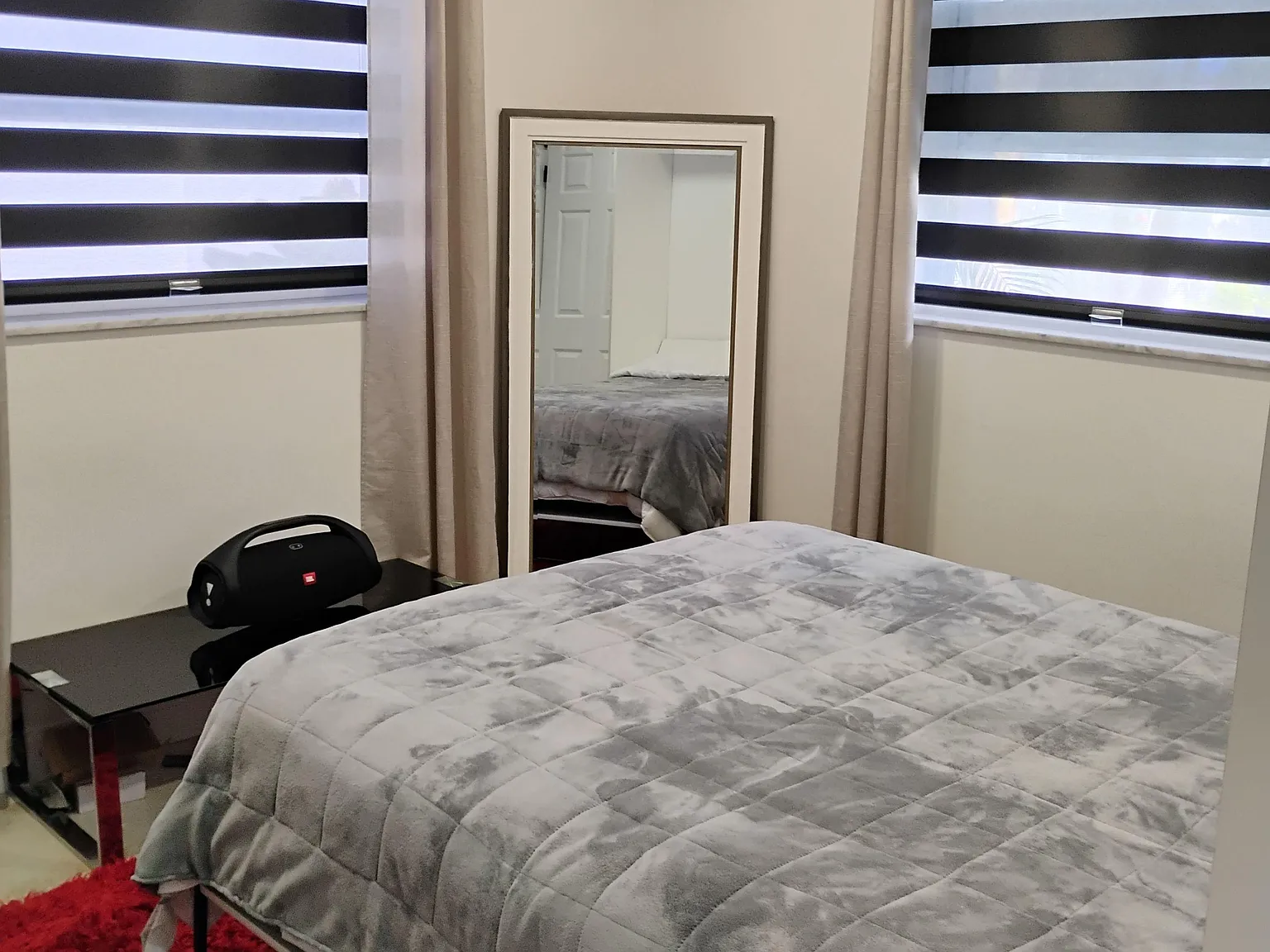 2 bed, 1.0 bath, 1600 sqft, $1,412 — Photo 2