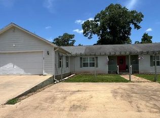 513 E Grand St, San Augustine, TX 75972