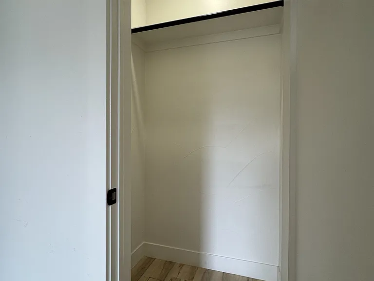 715 W 9th Ave — Photo 11