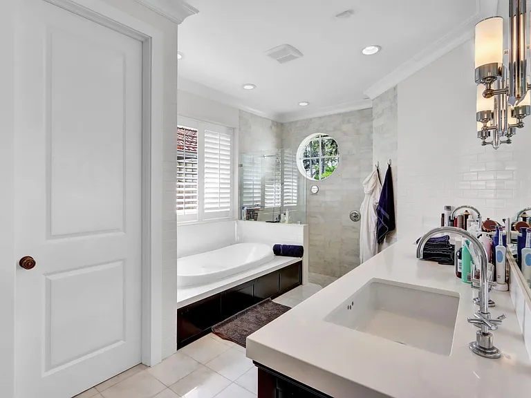 5866 Saint Annes Way — Photo 12