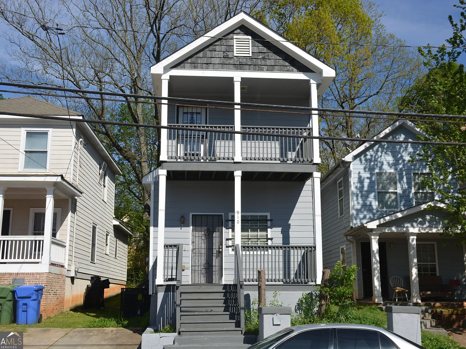 4 bed, 3.5 bath, 2624 sqft, $2,300 — Photo 1