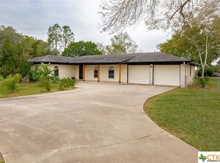 202 Michael St, Inez, TX 77968